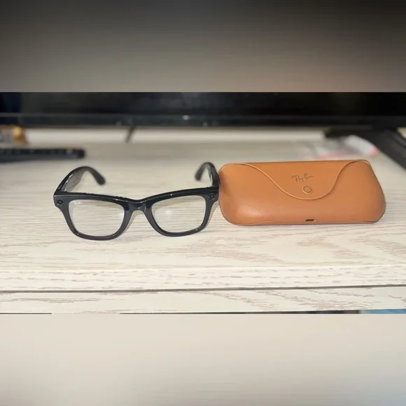 Ray-Ban Meta AI Glasses - Picture 2 of 3
